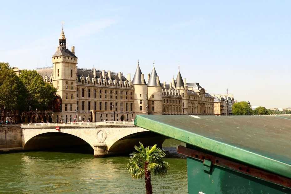 קבוצת פייסבוק ישראלים בפריז